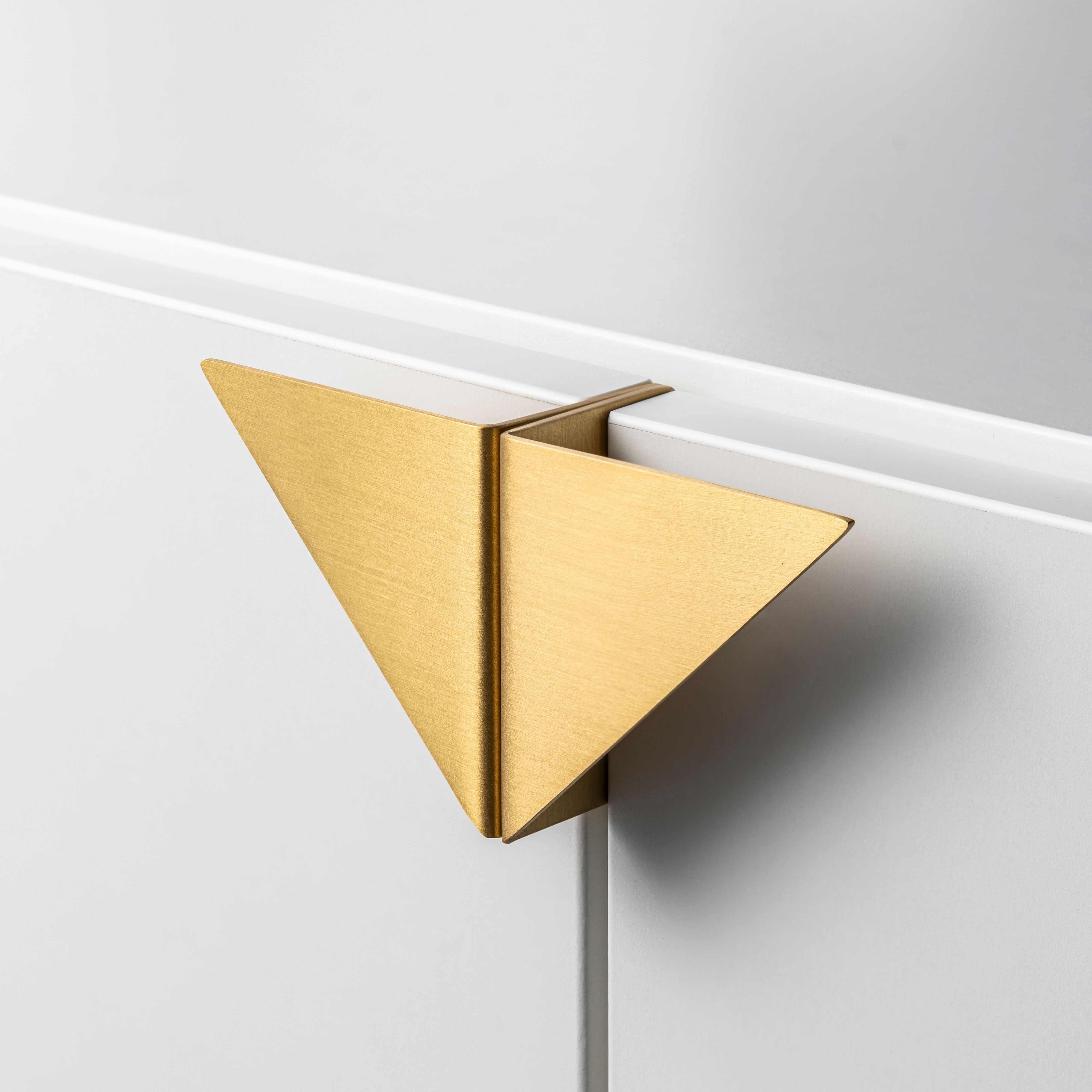 The Corner – Handtag, Mässing - Freya Home